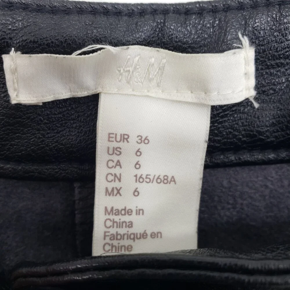 H&M Vegan Faux Leather Slim Straight Leg Pants 6‎ High Rise Waist Vegan Black